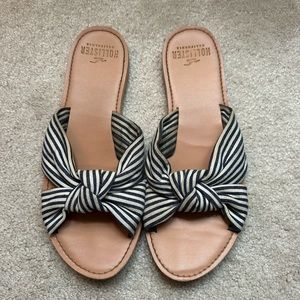 Hollister bow sandals